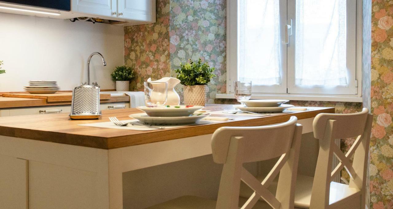ALTIDO Charming 1BR Flat in Como Exterior foto