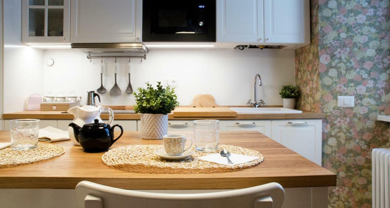 ALTIDO Charming 1BR Flat in Como Exterior foto