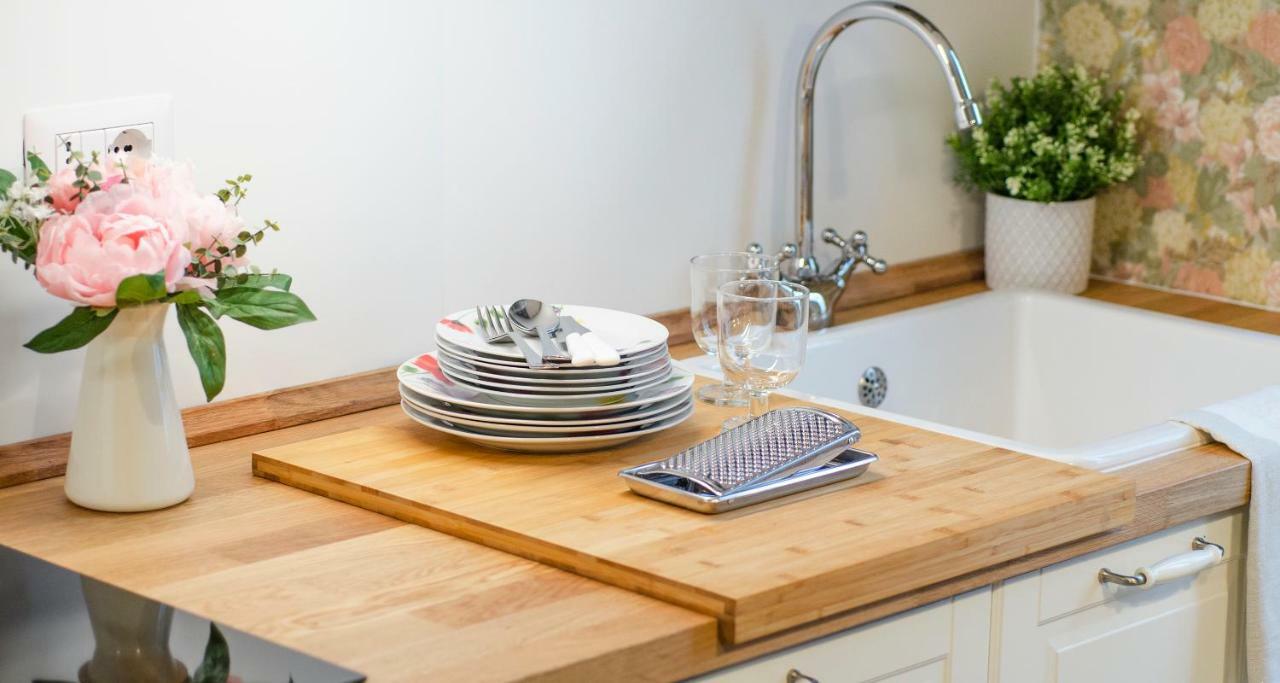 ALTIDO Charming 1BR Flat in Como Exterior foto